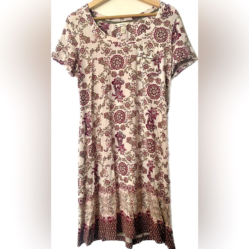 Soma Stretchy and Soft Ornate Sleeping Gown